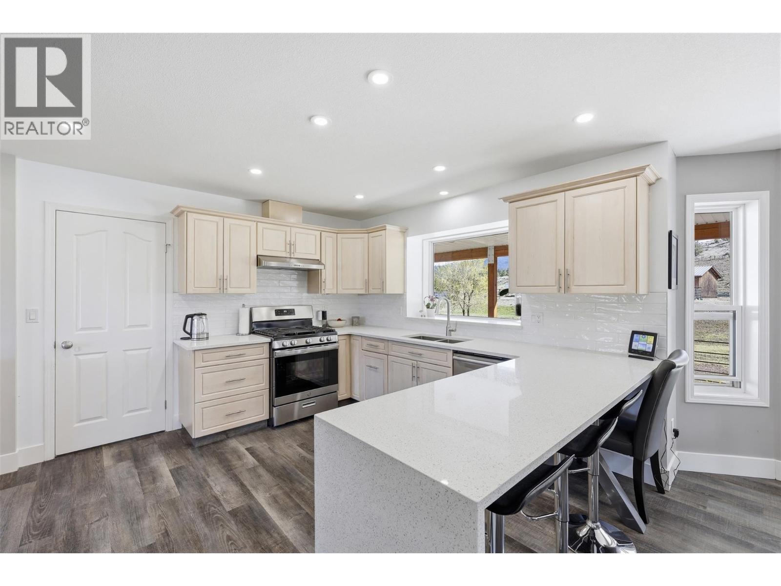 7877 BARNHARTVALE Road - 16