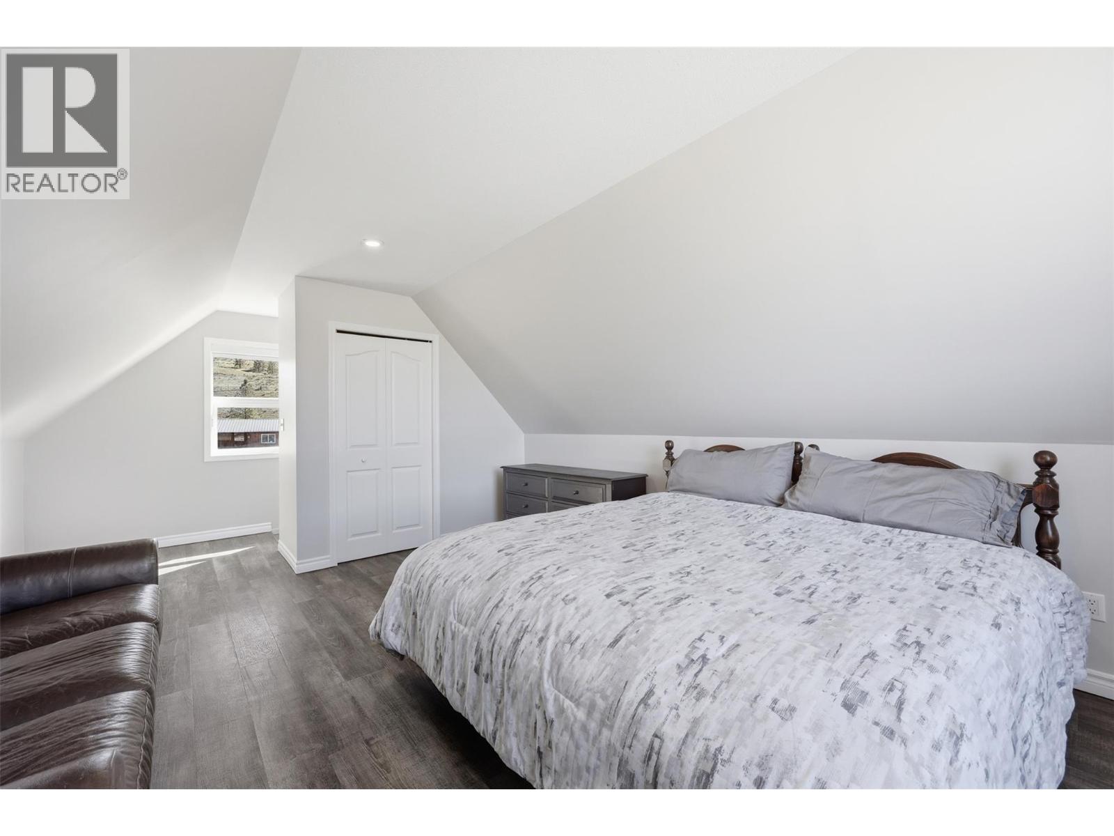 7877 BARNHARTVALE Road - 54