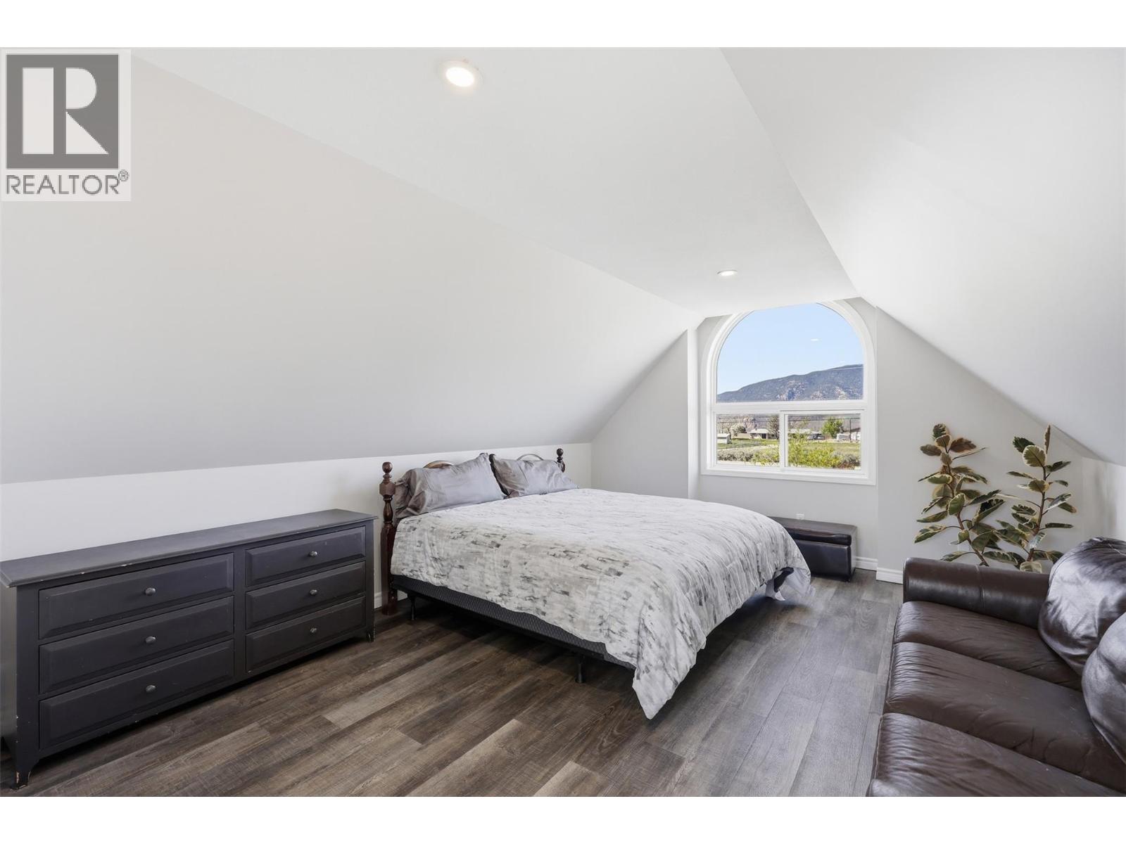 7877 BARNHARTVALE Road - 53