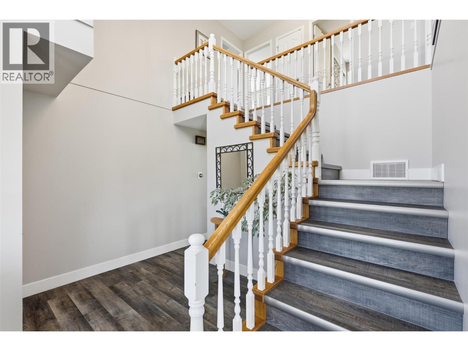 7877 BARNHARTVALE Road - 40