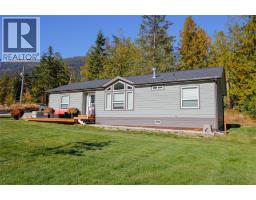 4pc Bathroom - 6142 Highway 3a Highway, Nelson, BC V1L6P5 Photo 6