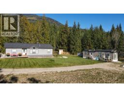 6142 Highway 3a Highway, Nelson, BC V1L6P5 Photo 30
