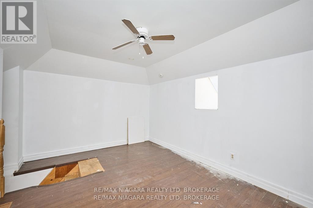 105A WELLAND AVENUE - 21