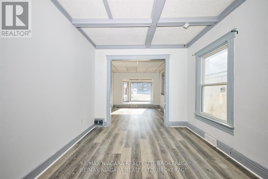 105A WELLAND AVENUE - 4