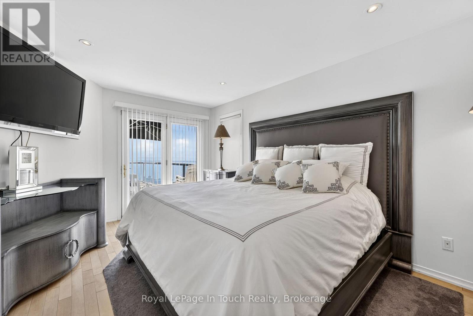 32 TINY BEACHES ROAD S - 15