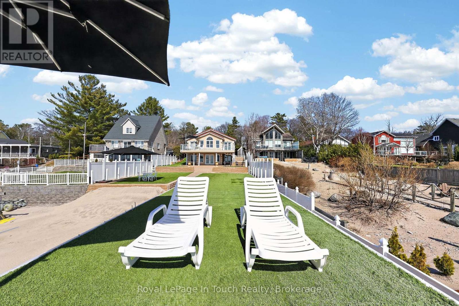 32 TINY BEACHES ROAD S - 34