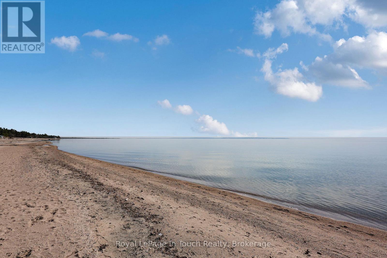 32 TINY BEACHES ROAD S - 37