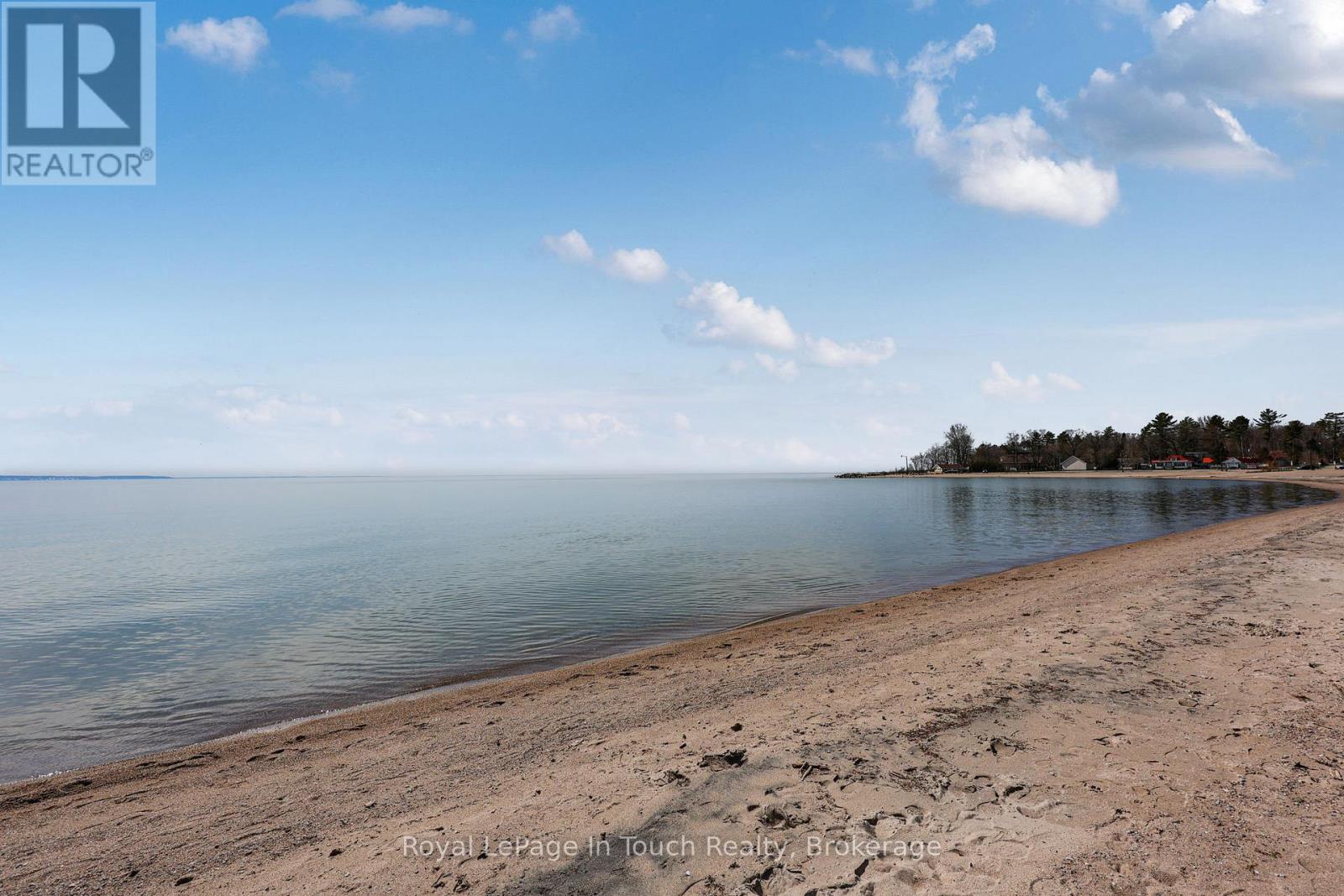 32 TINY BEACHES ROAD S - 38