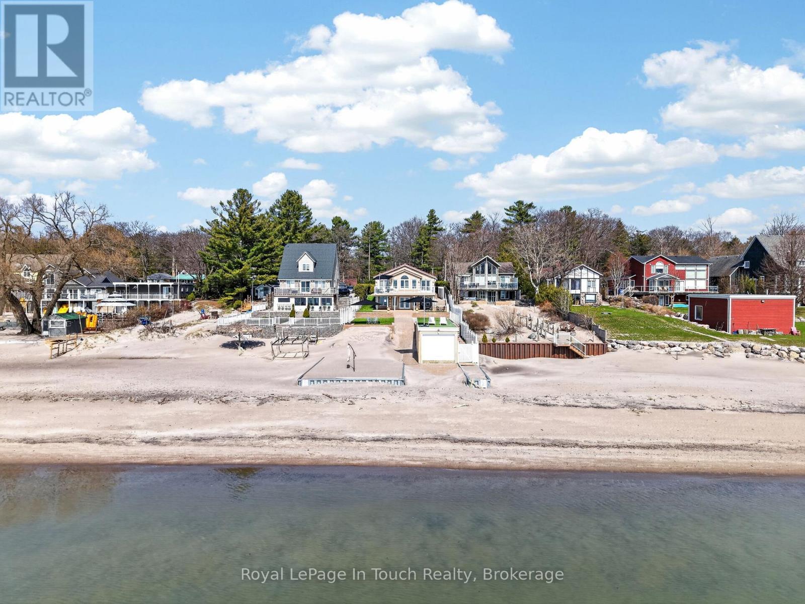 32 TINY BEACHES ROAD S - 40