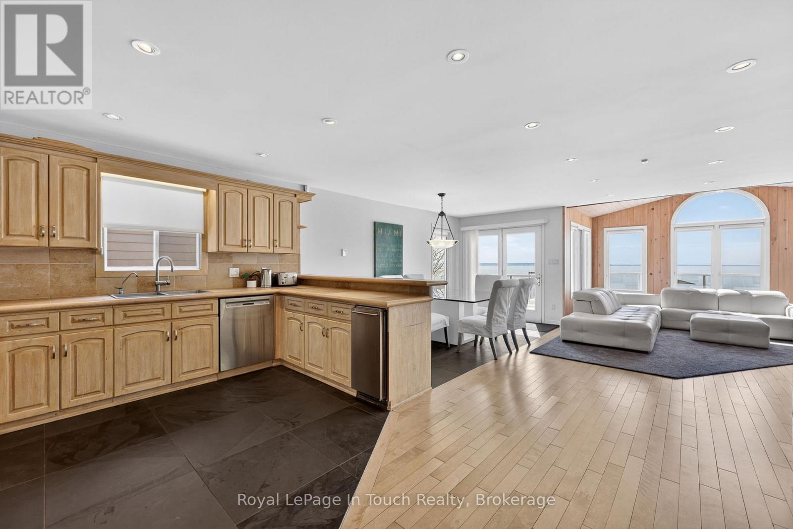 32 TINY BEACHES ROAD S - 6
