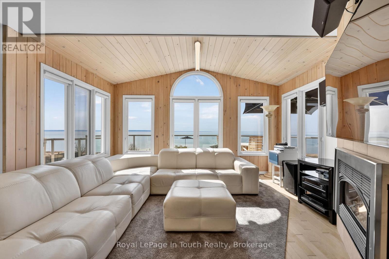 32 TINY BEACHES ROAD S - 9
