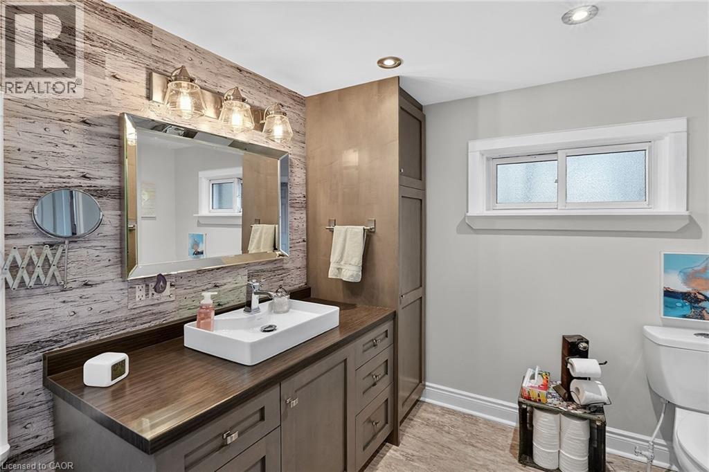 3745 KING Street - 14