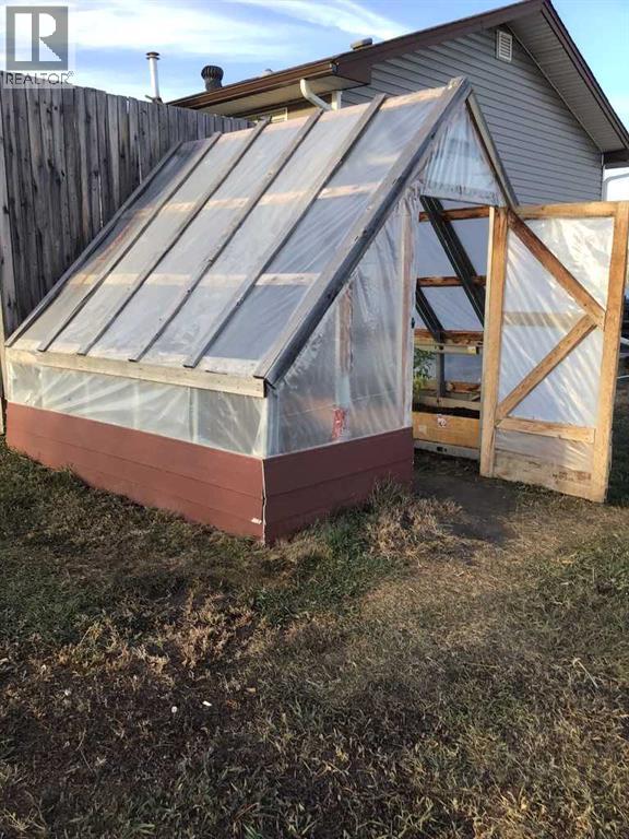 Greenhouse main house