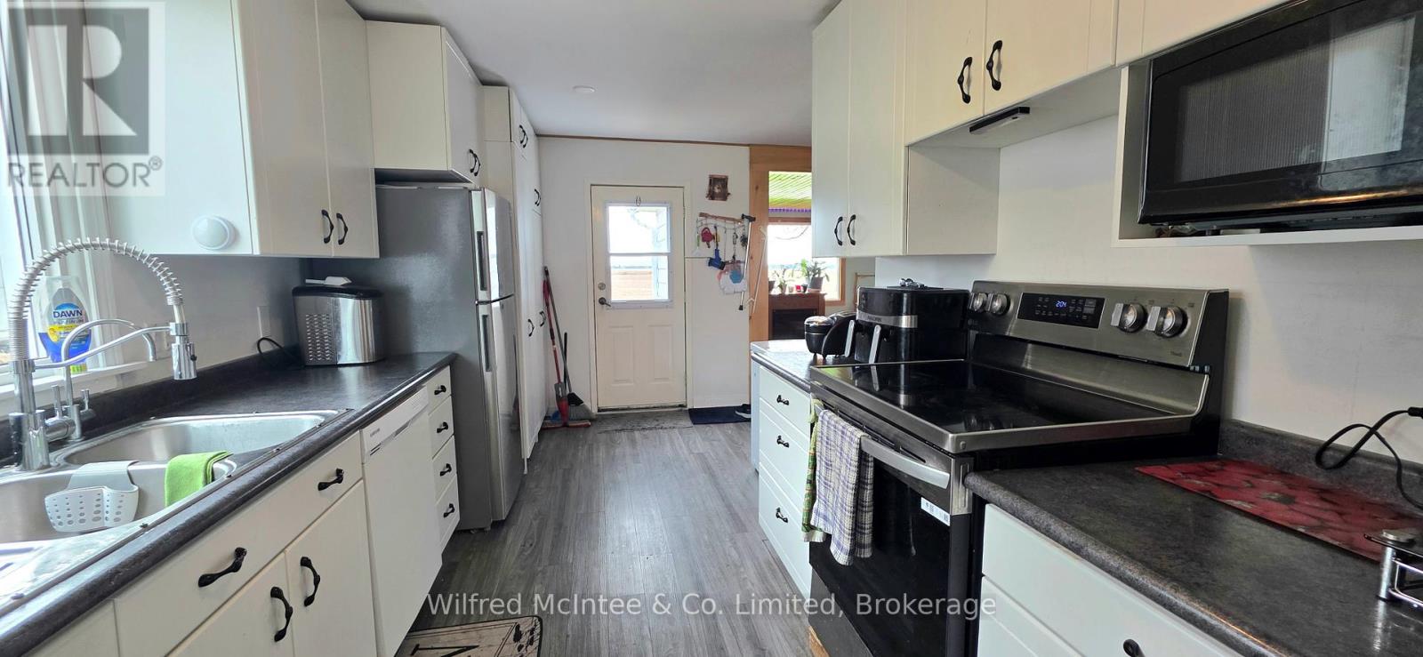 10 QUEBEC ROAD — photo 13