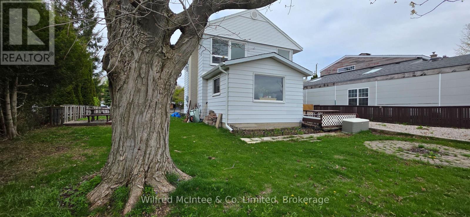 10 QUEBEC ROAD — photo 15