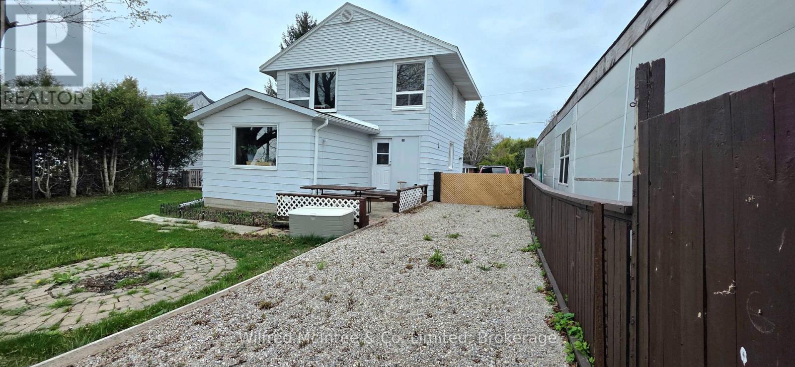10 QUEBEC ROAD — photo 16