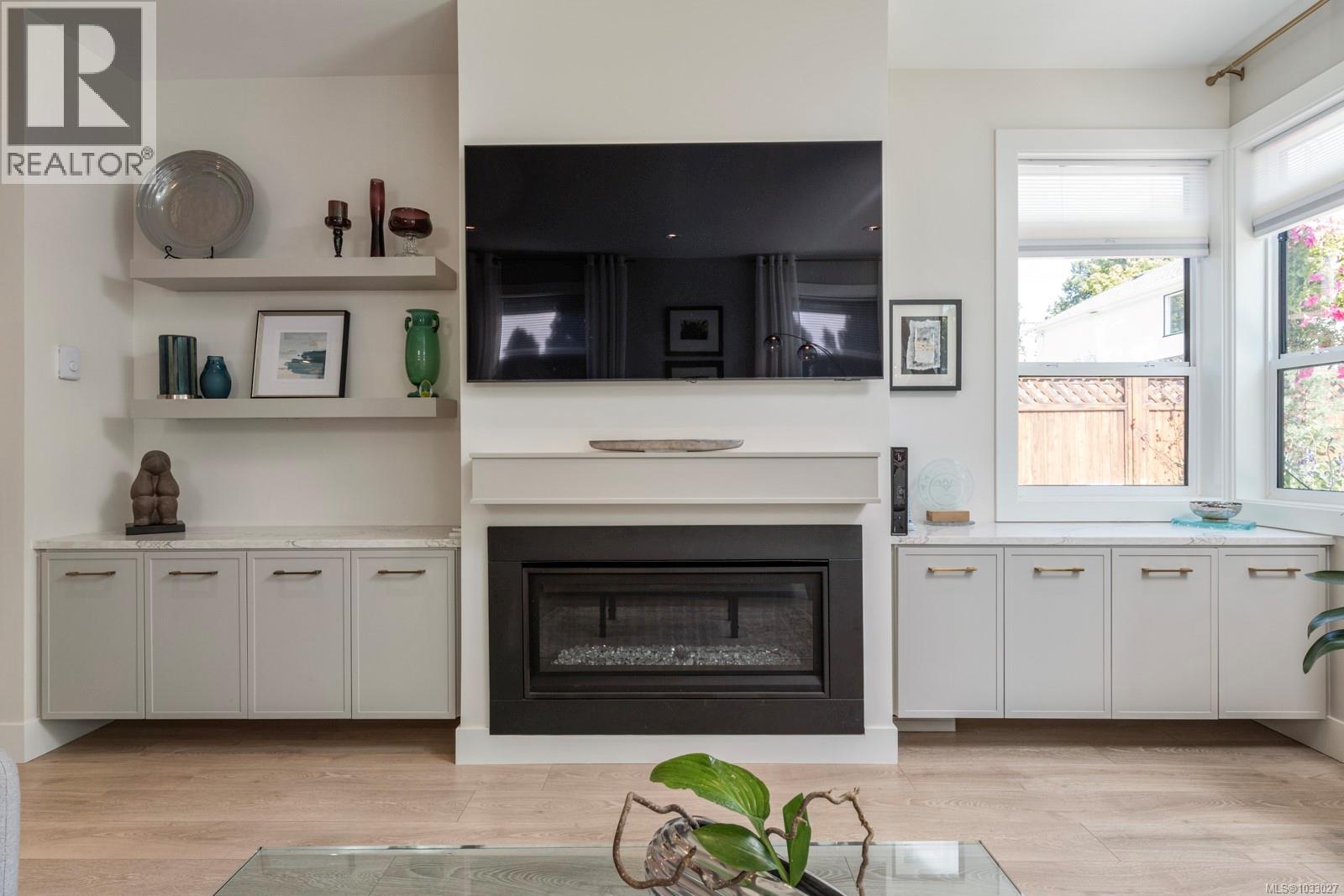 1158 Craigflower Rd - 25