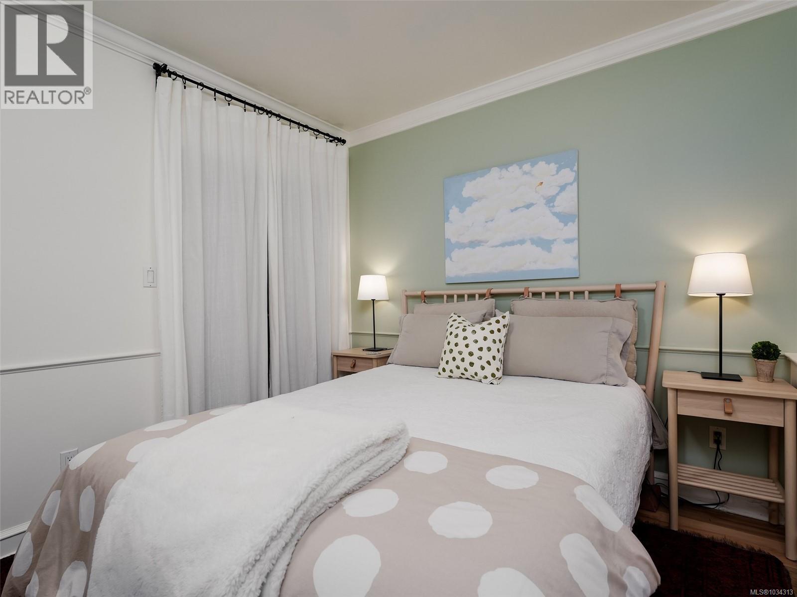 C 142 St. Lawrence St, Victoria