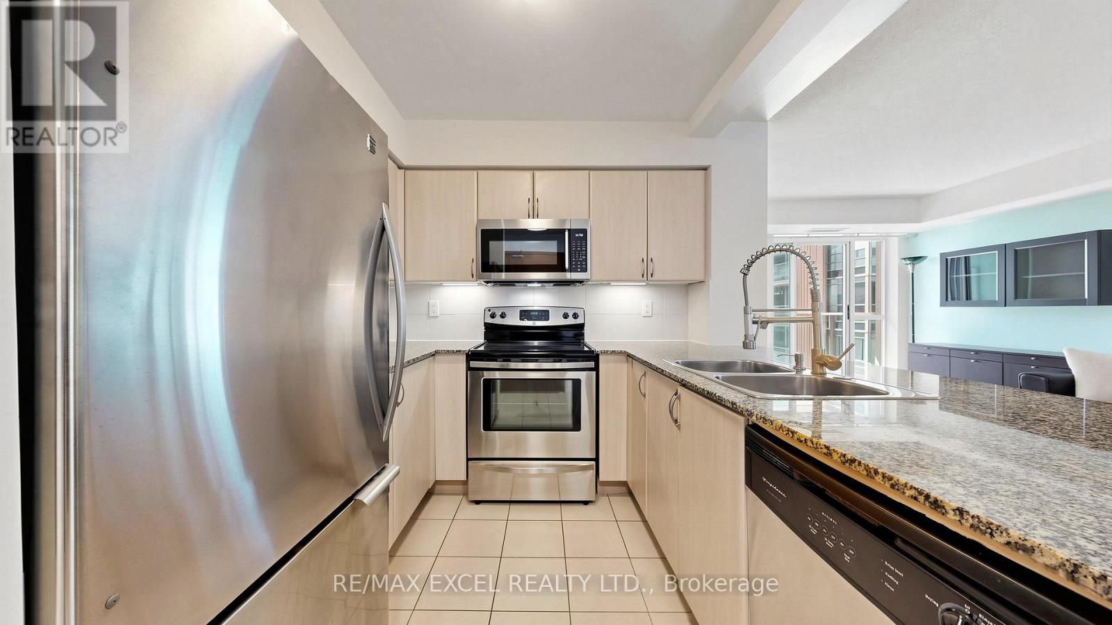 #916 35 BALES AVENUE - 25