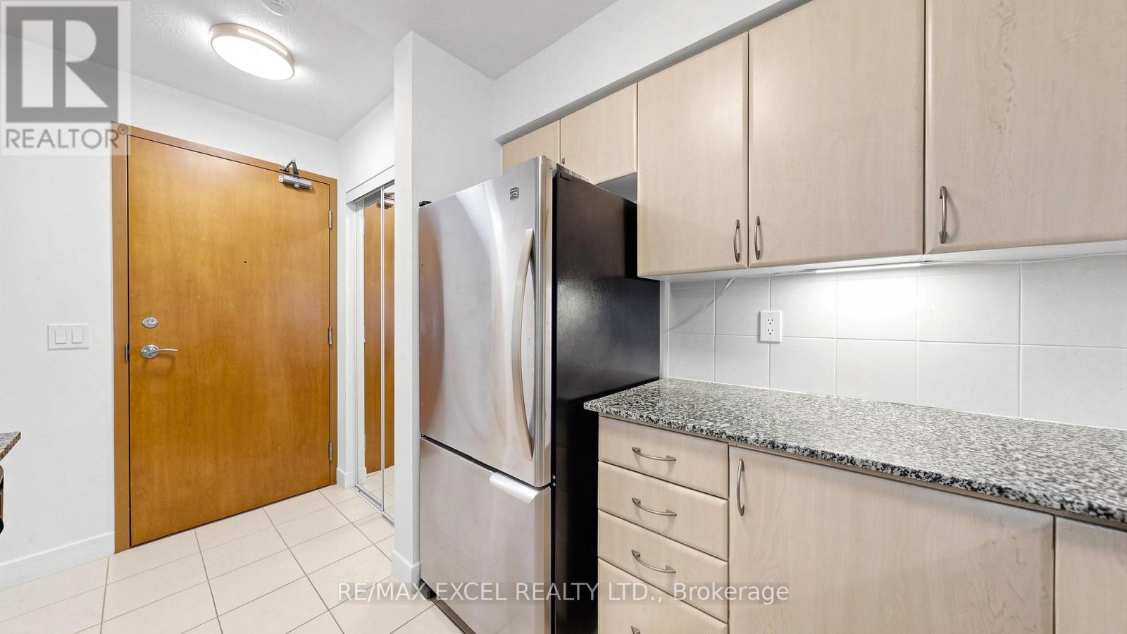 #916 35 BALES AVENUE - 26