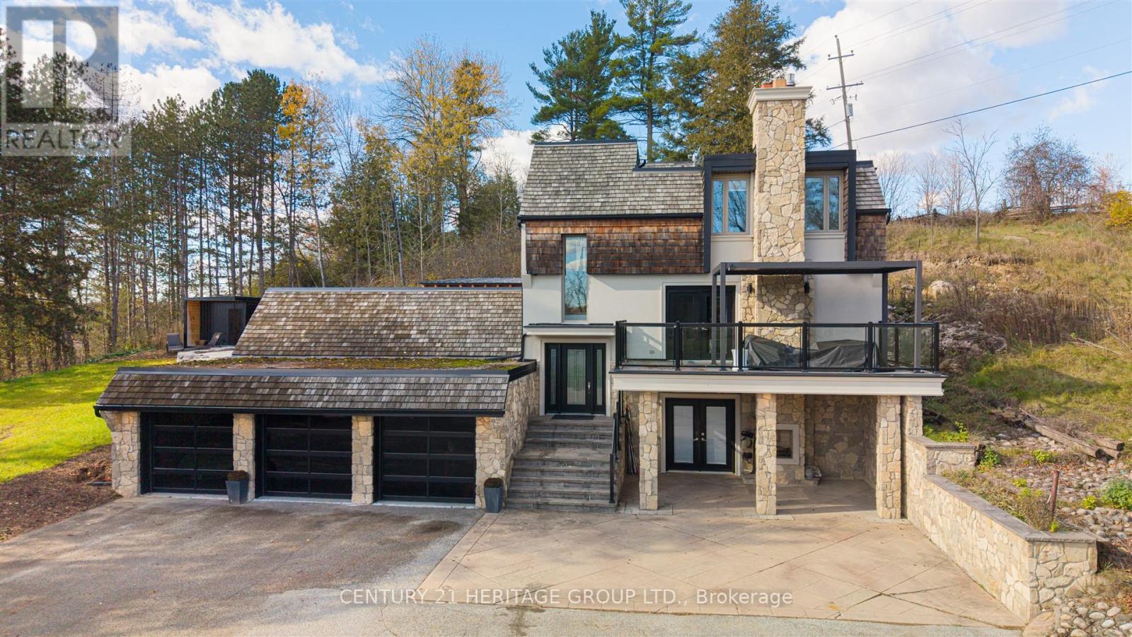 2816 MOUNT ALBERT ROAD - 34