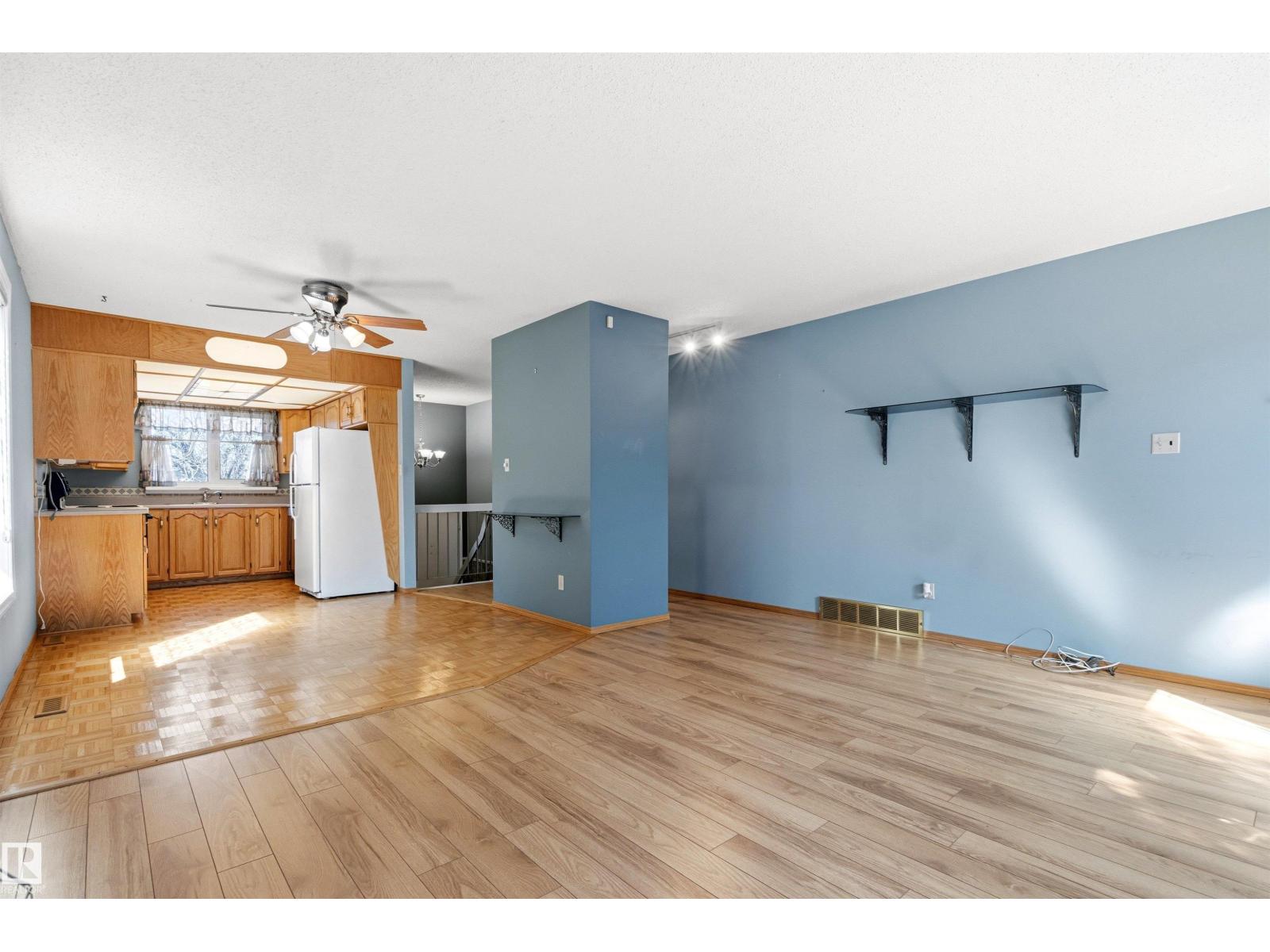 106 WESTGLEN CR - 13
