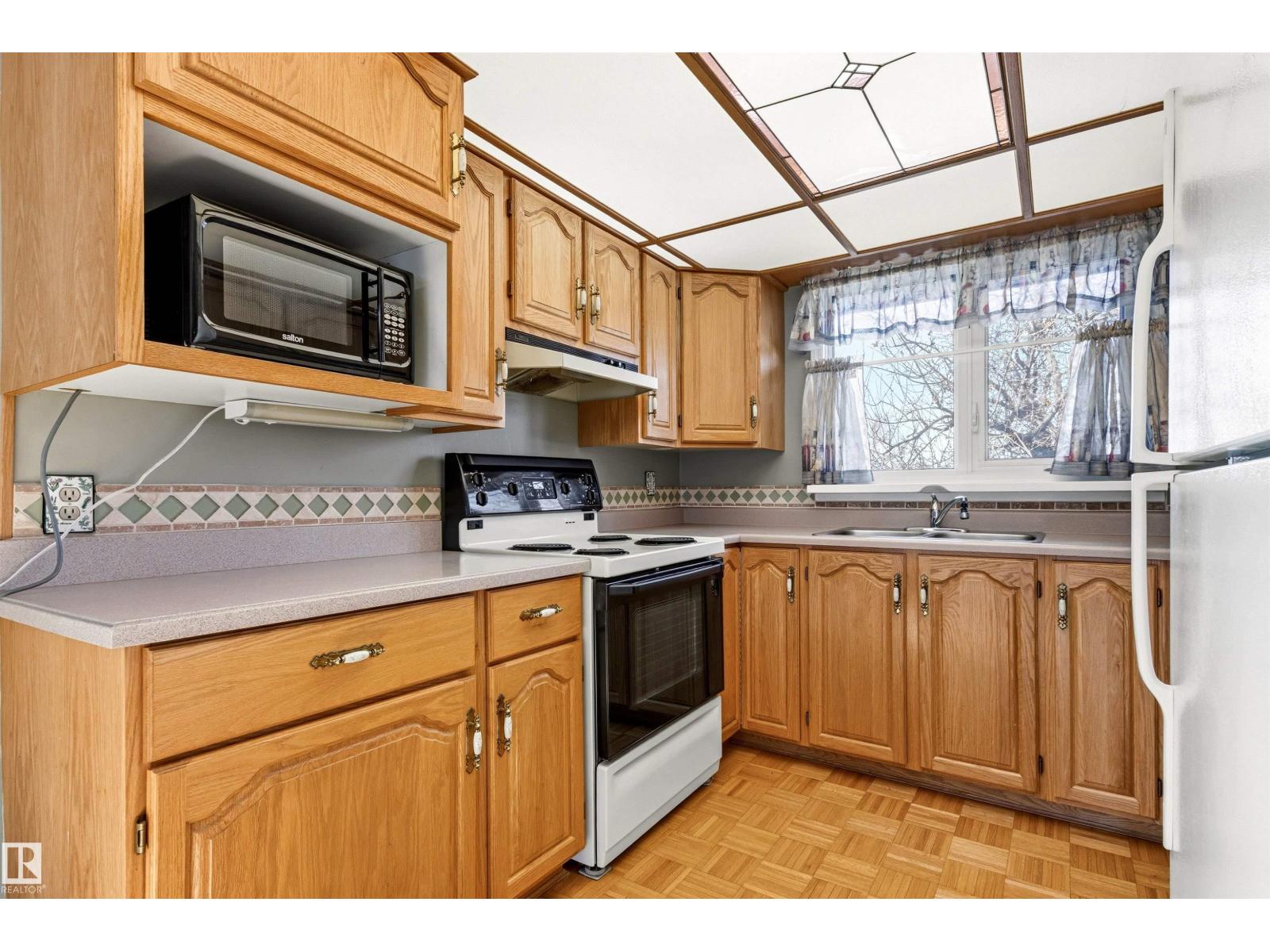 106 WESTGLEN CR - 15