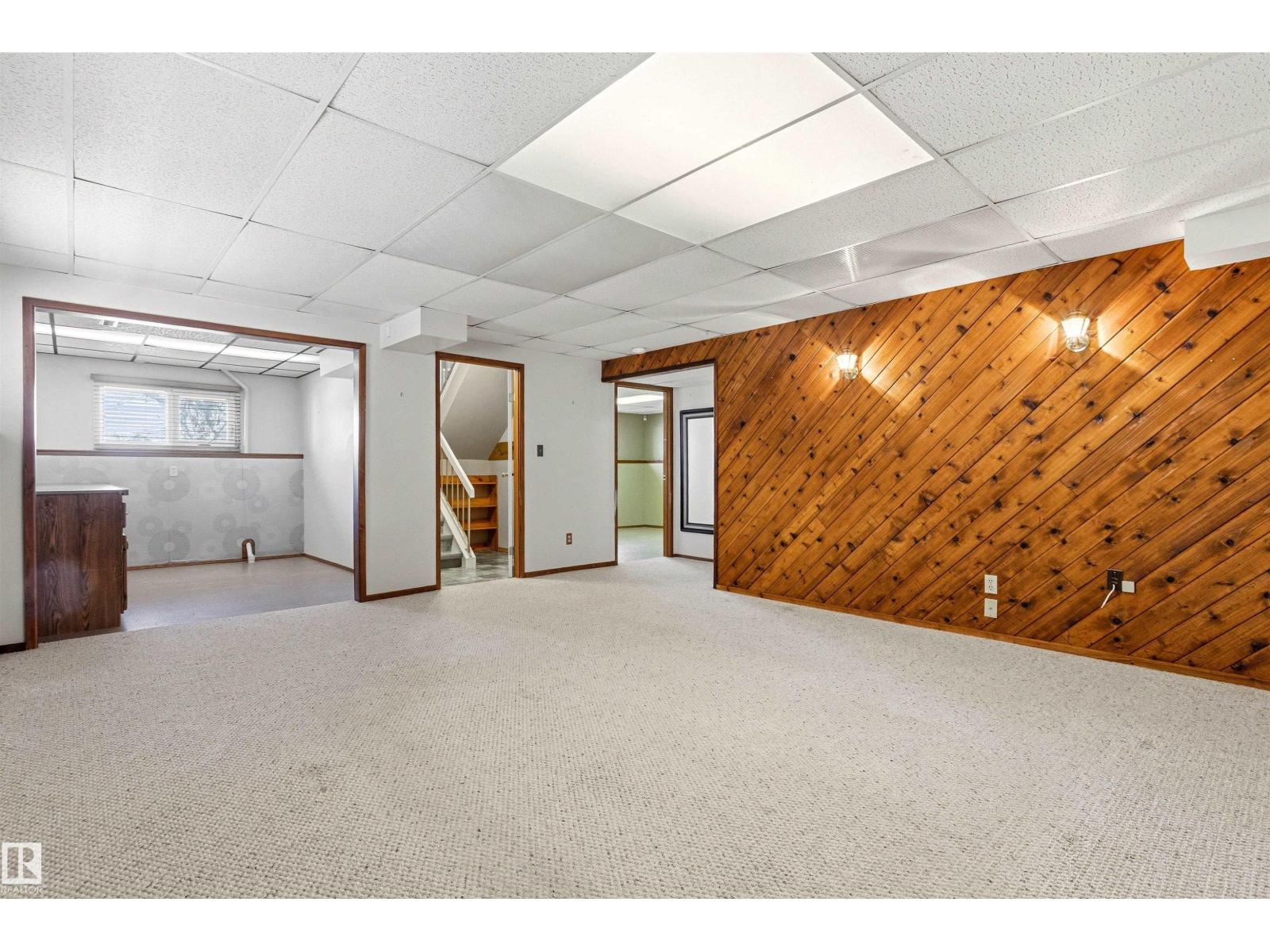 106 WESTGLEN CR - 32