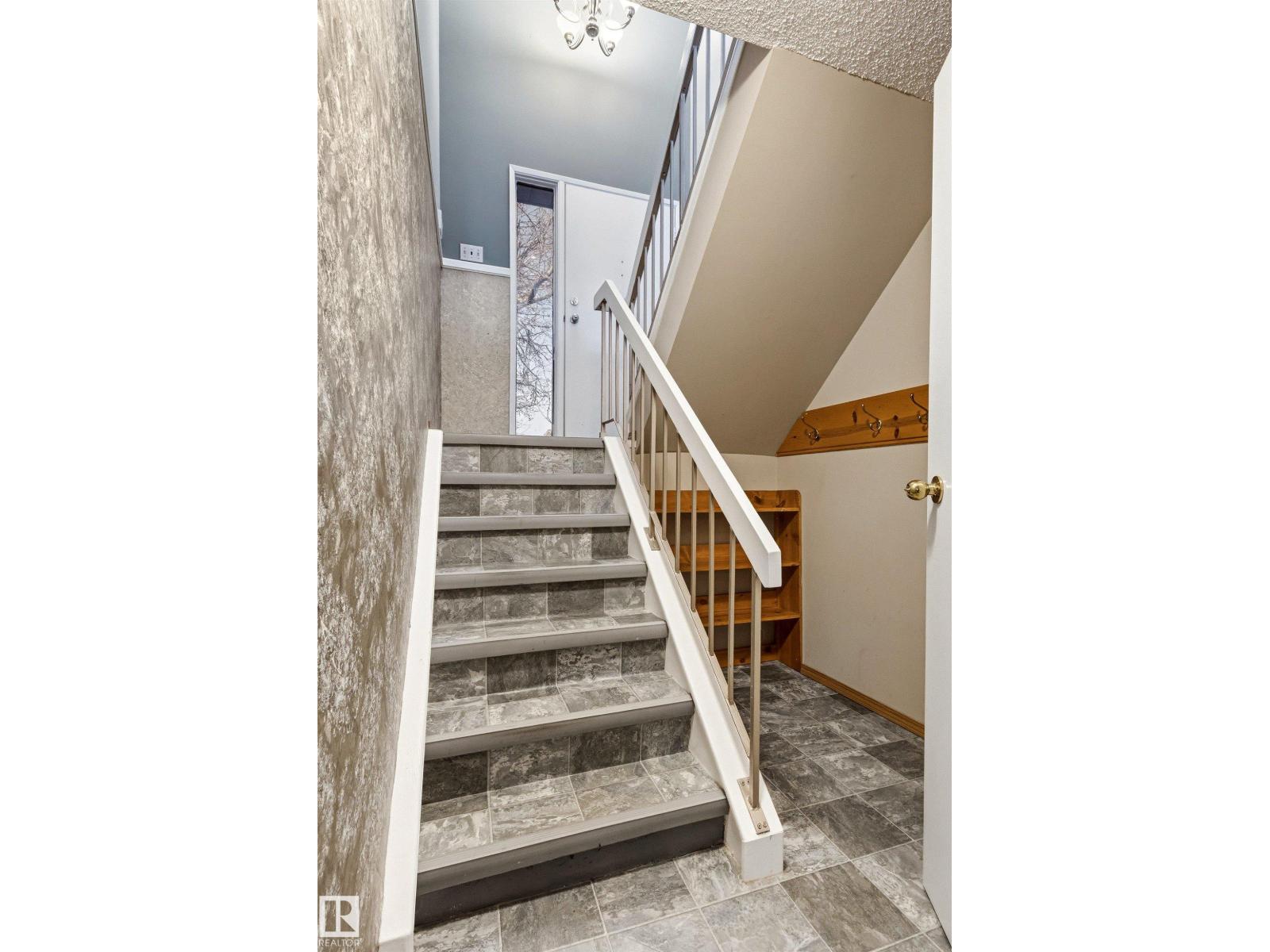 106 WESTGLEN CR - 29