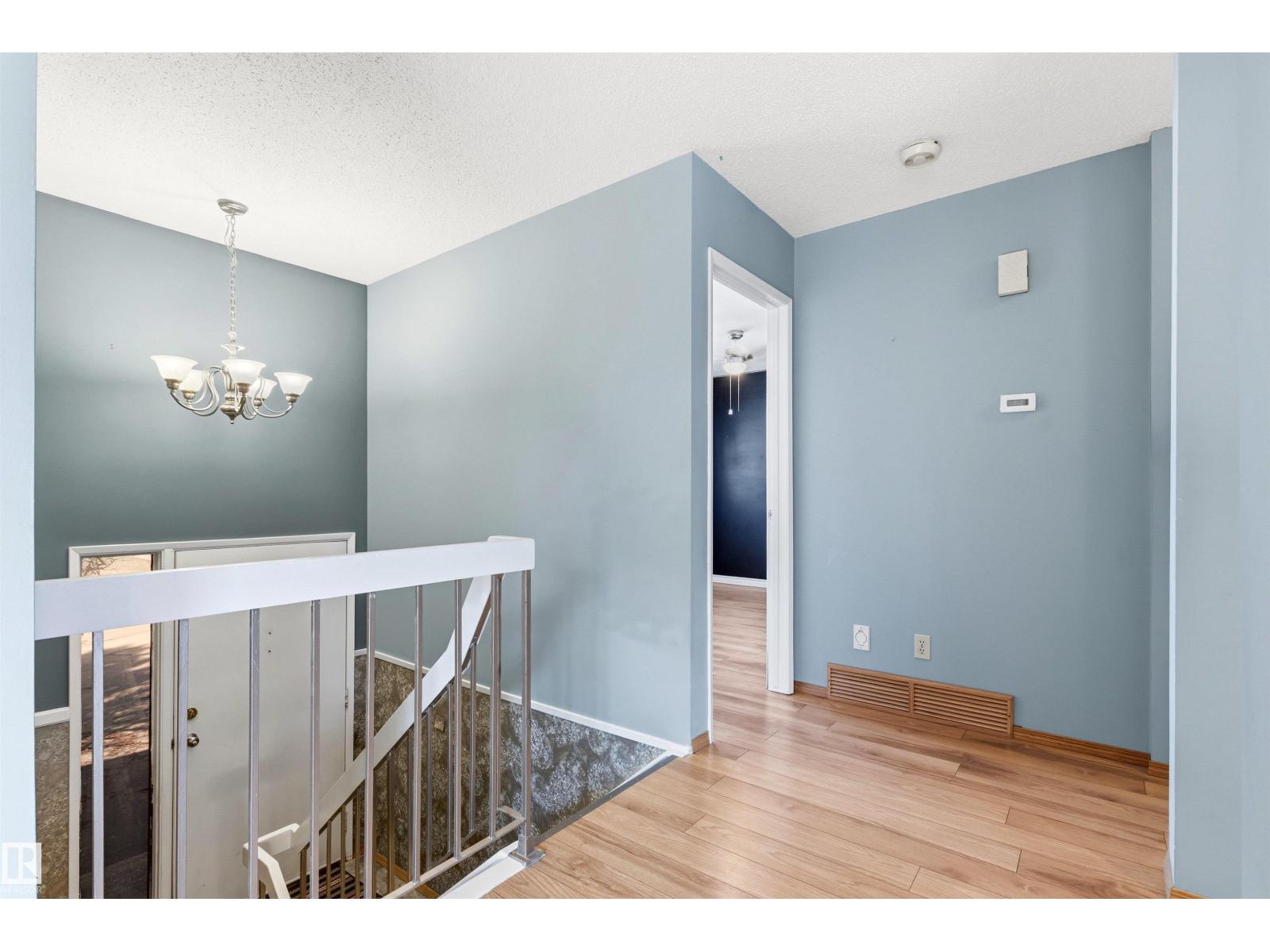 106 WESTGLEN CR - 10