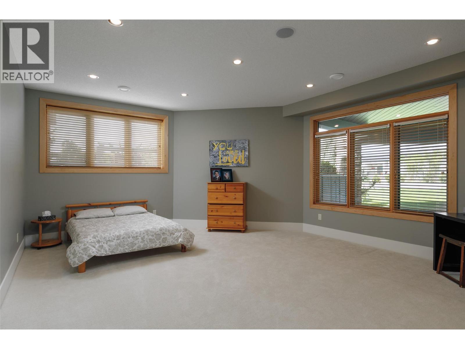 4326- 4330 Bedford Lane - 44