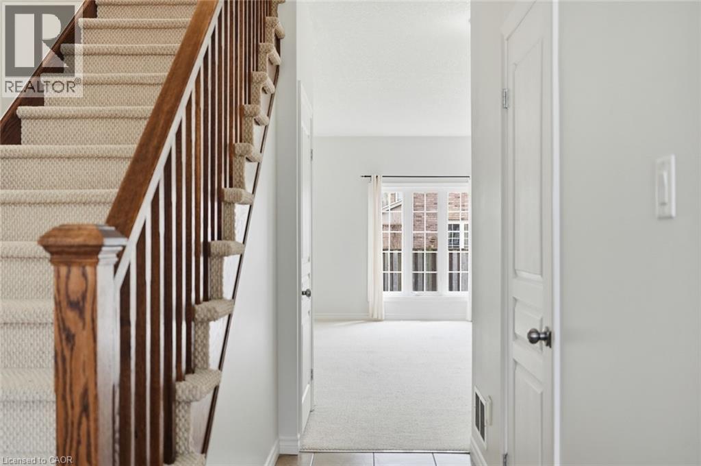 99 PANABAKER Drive Unit# 35, Ancaster, Ontario, L9G0A3 — Photo 4