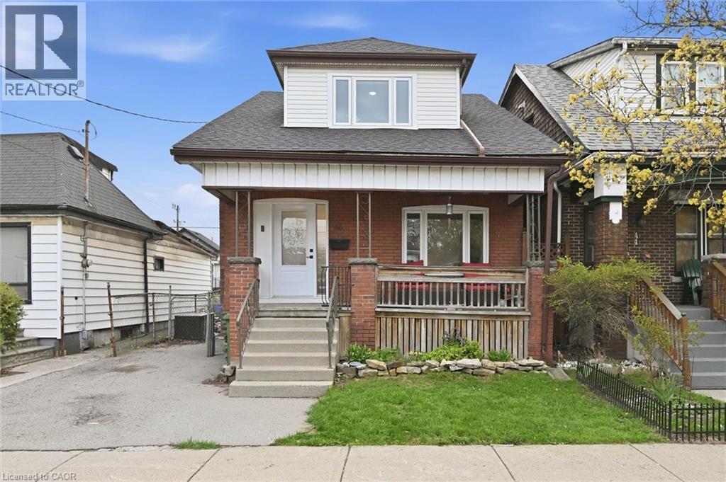 46 MAYFLOWER Avenue - 1
