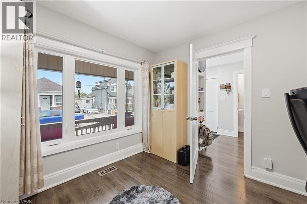 46 MAYFLOWER Avenue - 10