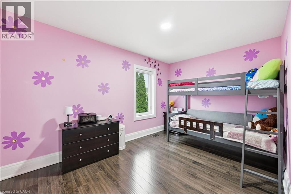 46 MAYFLOWER Avenue - 22