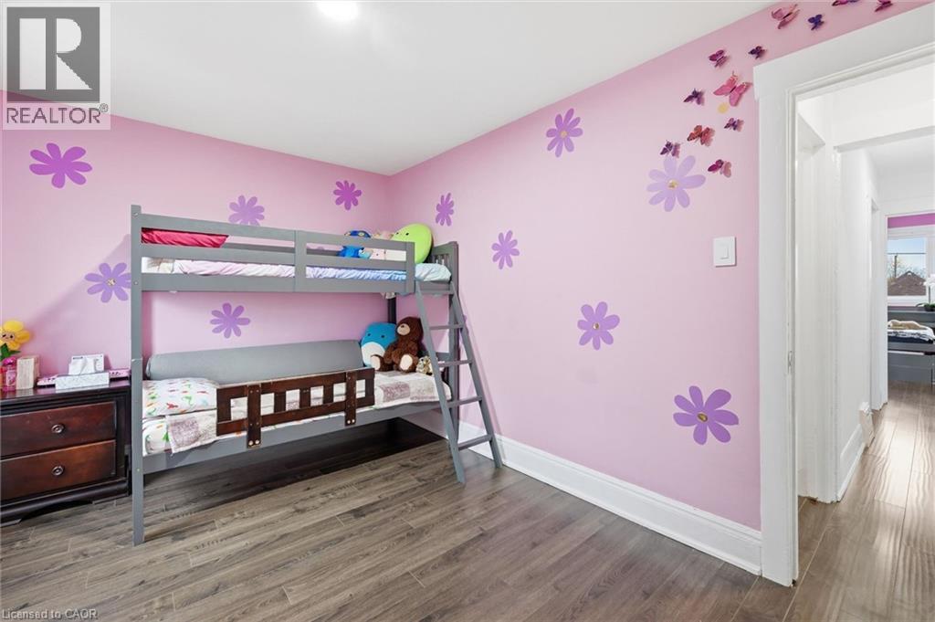 46 MAYFLOWER Avenue - 24