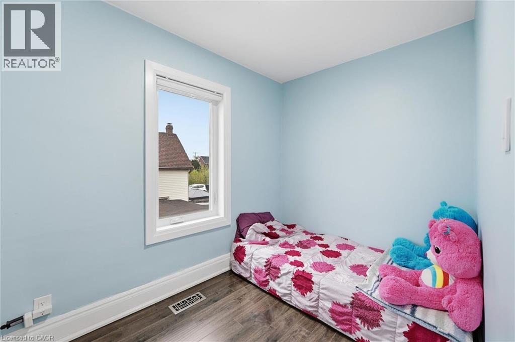 46 MAYFLOWER Avenue - 26