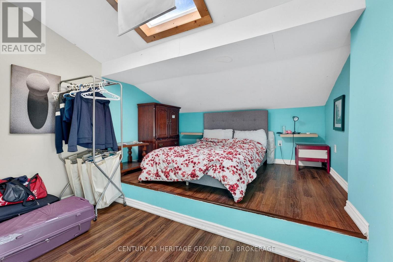 3 KEATES PLACE - 26
