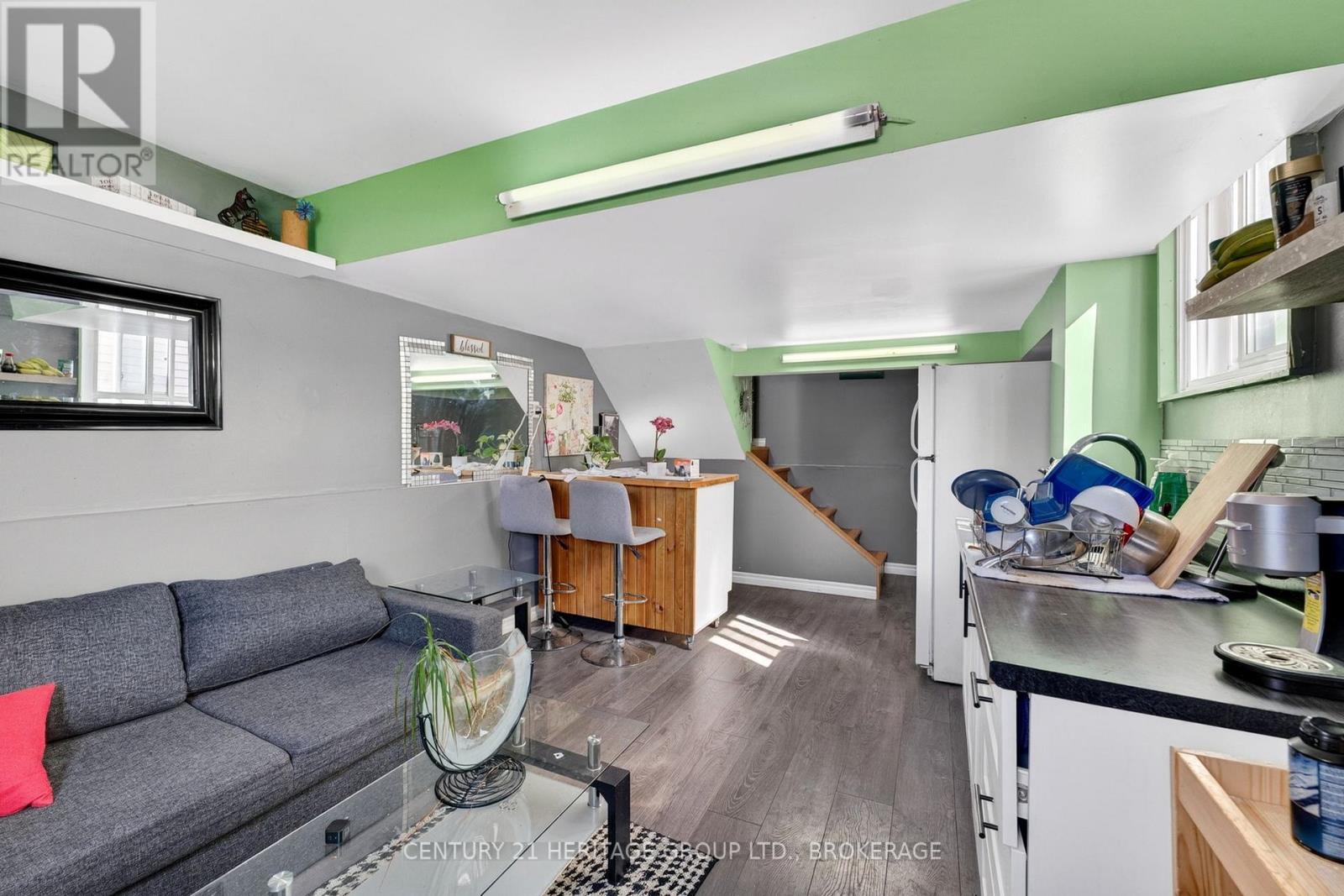 3 KEATES PLACE - 29