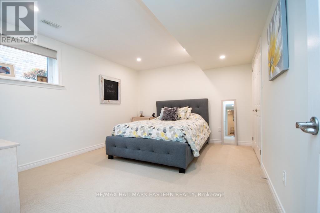 19 MARINA DRIVE - 27