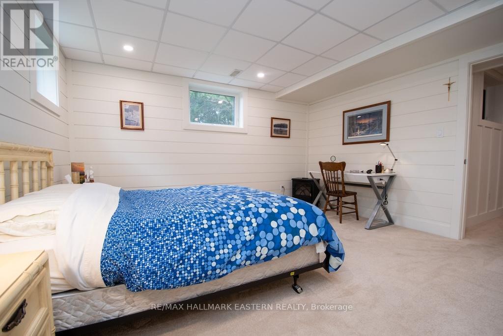 19 MARINA DRIVE - 32