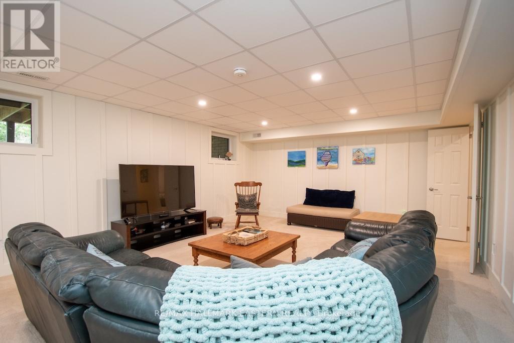 19 MARINA DRIVE - 37
