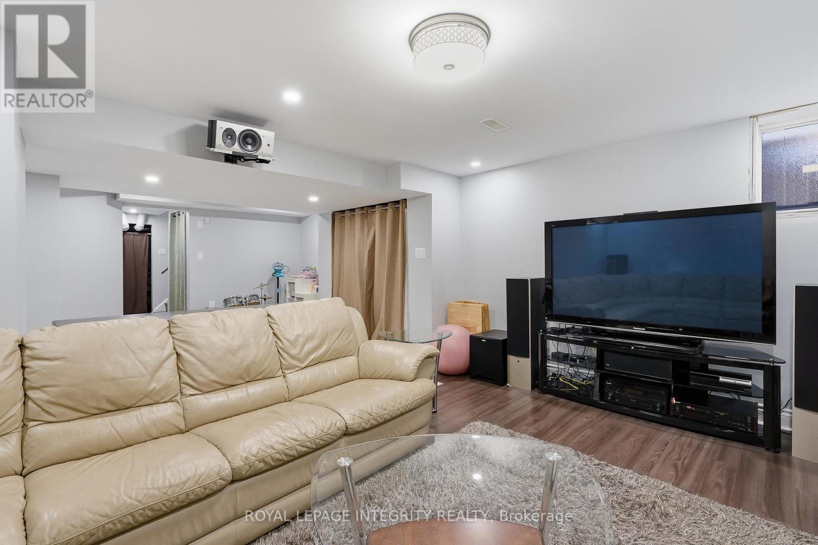 109 SOLEIL AVENUE - 28