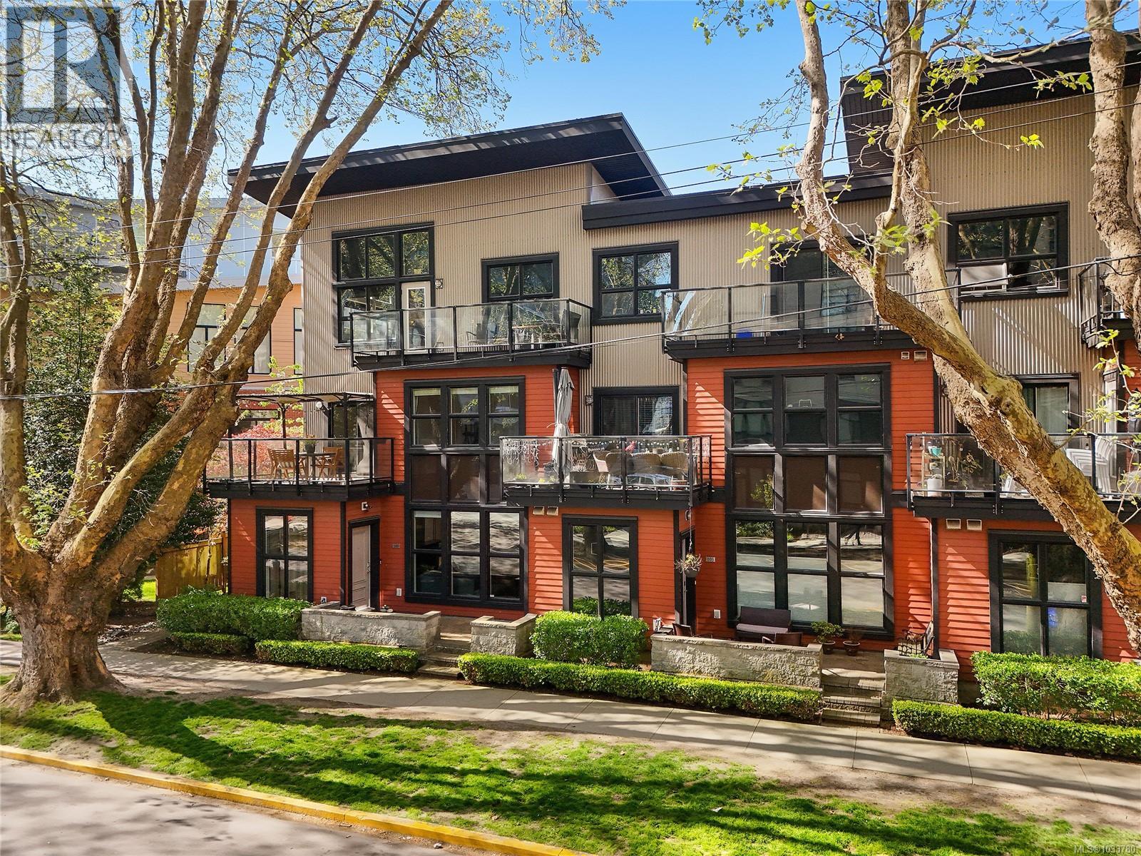 #101 630 Speed Ave - 44