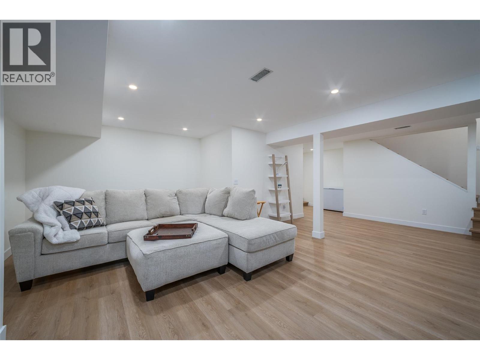 514 Hawes Court, Kelowna