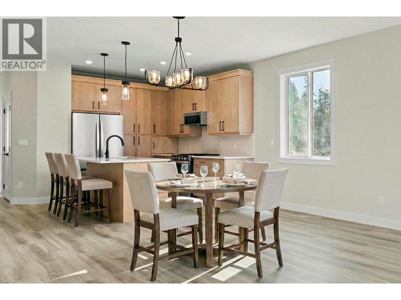  2951 27 Street Northeast, Salmon Arm