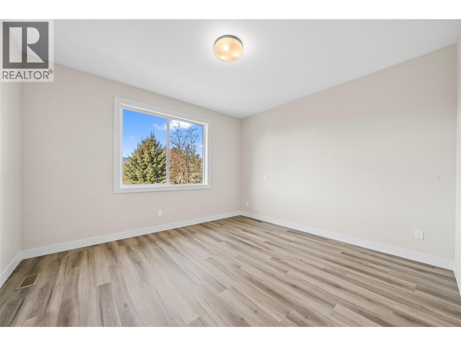  2951 27 Street Northeast, Salmon Arm