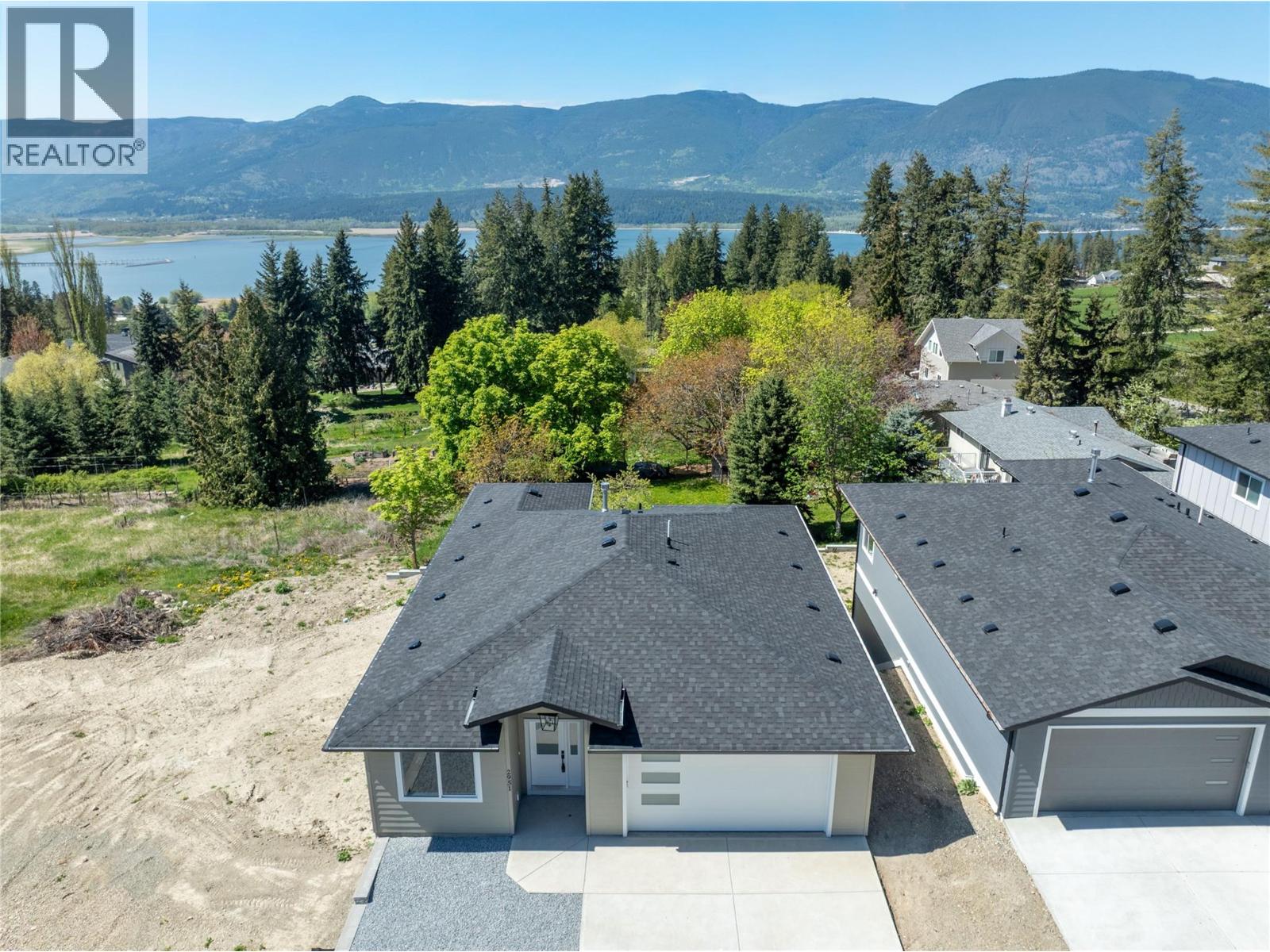 2951 27 Street Northeast, Salmon Arm