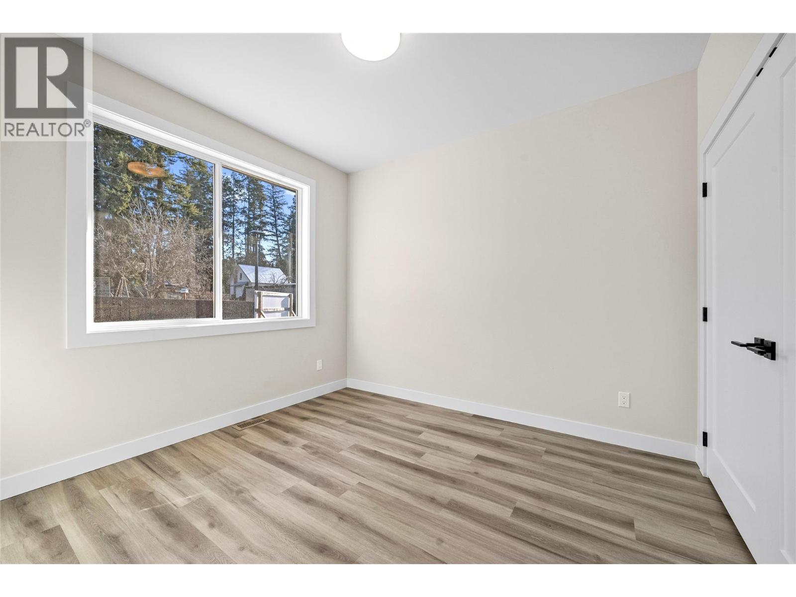  2951 27 Street Northeast, Salmon Arm