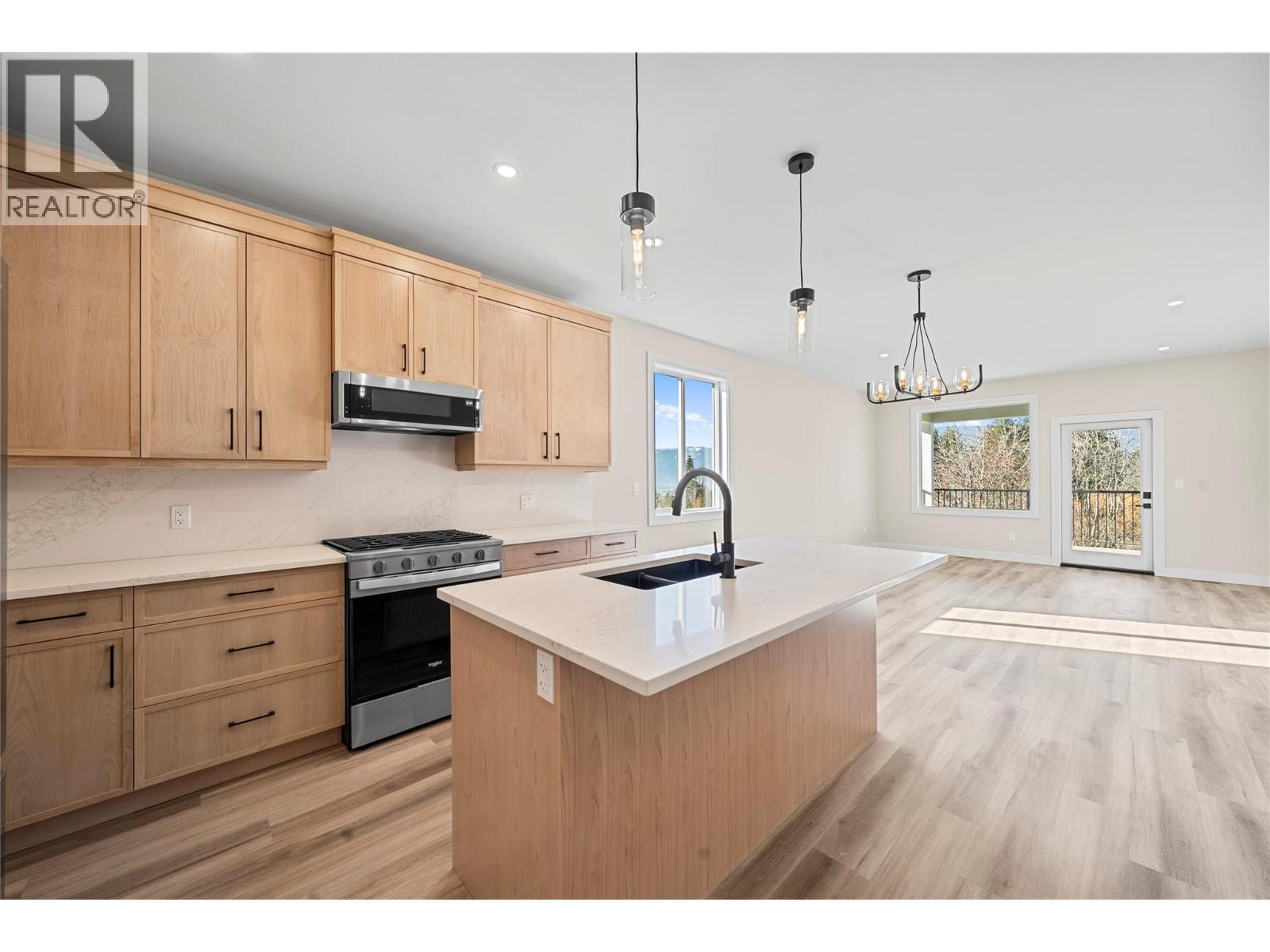  2951 27 Street Northeast, Salmon Arm